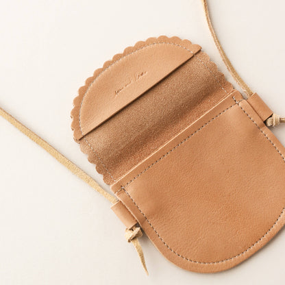 Little Girl Scalloped Leather Purse in Caramel