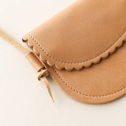 Little Girl Scalloped Leather Purse in Caramel